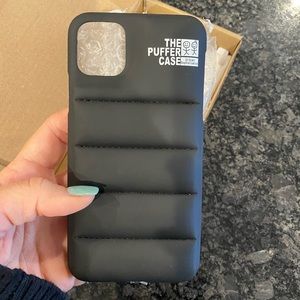 NWT Kendal Jenner’s Puffer Case in black 11 pro max and glass screen protector